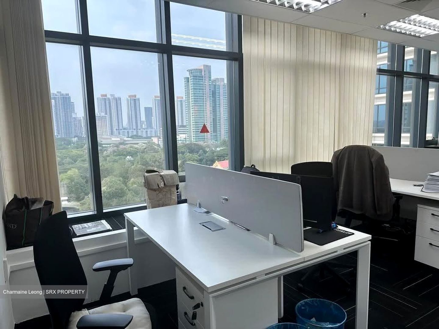 Zhongshan Mall (D12), Office #637665871